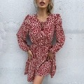 Vestido rojo de leopardo para mujer con manga larga, cuello en V y dobladillo volante - S / Burdeos