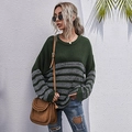 Maglione in maglia oversize da donna con strisce orizzontali verde scuro e grigio - Taglia S / Verde militare
