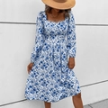 Vintage Franse jurk met blauwe bloemenprint, vierkante hals en wit kant detail - XS / Blauw