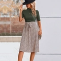 Elegante jurk met korte mouwen, donkergroene gebreide top en rok met luipaardprint en riem - S / Groen