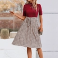Robe d'été à manches courtes avec haut bordeaux et jupe léopard avec ceinture nouée - Rouge