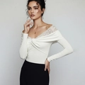 Body blanc élégant à épaules dénudées en dentelle avec manches longues et nœud torsadé - S / Blanc