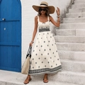 Weißes Boho-Maxikleid mit schwarzen ethnischen Mustern und breiten Trägern - S / Gebrochenes Weiß