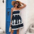 Dunkelblaues ärmelloses Kleid mit weißem Vintage-Blumenmuster und gesmoktem Oberteil - S / Marineblau