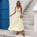 Hellbeiges Neckholder-Maxikleid mit Muschelfransen und Stufenrock für den Strandurlaub - S / Gelb