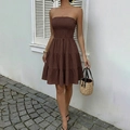 Ärmelloses Damen-Sommerkleid in Kaffeebraun mit Smok-Effekt und Stufendesign - S / Braun