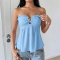 Hellblaues rückenfreies Bustier-Top mit Rüschen und Metallring-Detail - S / Blau