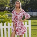 Vintage Blumenkleid im französischen Stil mit V-Ausschnitt und roten Tropenmustern - S / Burgunderrot
