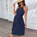Elegante marineblauwe midi-zomerjurk met polkadots, halternek en geplooide rok - 2XL / Koningsblauw