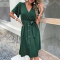 Dunkelgrünes Kleid mit V-Ausschnitt, Volantärmeln und Bindegürtel in Midi-Länge - M / Dunkelgrün
