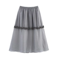 Gonna midi estiva da donna grigia con vita elastica e dettagli a balze a balze - Taglia unica / Grigio