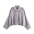 Détail du blouson aviateur gris en laine montrant le col à revers et les épaulettes - Gris