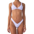 Detalle de la braguita de bikini lavanda de corte alto con tejido elástico en forma de V - S / Blanco