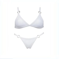 Detalle de bikini blanco con anillos metálicos plateados y tejido texturizado - M / Blanco