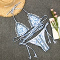 Flachbild von blauem Paisley-Bikini mit Spitzenbesatz und gewebten Trägern im Urlaub - L / Blau Weißer Druck