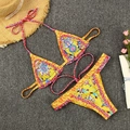 Conjunto de bikini bohemio amarillo con estampados étnicos y volantes rojos - M / Estampado Tribal Amarillo