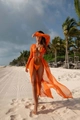 Dettaglio di un set da spiaggia 3 pezzi in chiffon arancione con bikini e copricostume - Taglia unica / Arancione