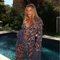 Set bikini blu navy con catene nautiche dorate e stampe di conchiglie per la spiaggia - S / Set da Spiaggia