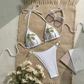 Ensemble bikini blanc avec broderie palmier vert et détails d'anneaux dorés - S / Blanc