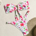 Bikini due pezzi a fiori con bordo bianco a onde e dettaglio in metallo dorato a forma di V - S / Rosa Floreale
