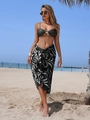 Conjunto de bikini de tres piezas con top halter con cuentas y pareo con estampado - S / Negro