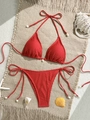 Detalle de bikini rojo de ganchillo con lazos al cuello y pequeños detalles de conchas - S / Rojo
