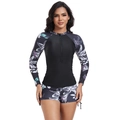 Detail von langärmeligem Blumen-Surf-Badeanzug-Set mit Frontreißverschluss und Shorts - S / Grau Grün Blumenmuster