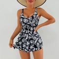 Detalle de un vestido de baño de cintura alta con estampado de hojas tropicales y escote V - S / Estilo de Hoja Tropical Negra