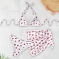 Bikini a tre pezzi con stampa ciliegia e fiocco con pareo da spiaggia coordinato - S / Stampa Ciliegie Fiocchi (Bianco)