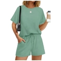 Ensemble décontracté deux pièces pour femme avec t-shirt oversize et short à cordon vert sauge - Vert