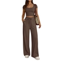 Completo casual due pezzi marrone scuro in maglia a coste con crop top e pantaloni - Marrone scuro