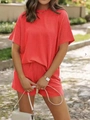 Damen Sommer-Set aus leuchtend rotem Rippstrick mit lockerem T-Shirt und passenden Shorts - S / Rot