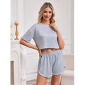 Set pigiama da donna a righe azzurre e bianche con maglia a maniche corte e pantaloncini - S / Grigio chiaro