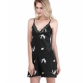 Camisón de satén negro para mujer con estampados de grullas y ribete de encaje gris - M / Negro