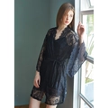 Ensemble pyjama deux pièces chic en soie glacée noire et dentelle avec peignoir transparent - Noir