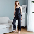 Ensemble pyjama deux pièces en satin noir pour femme avec finitions en dentelle chic - M / Noir