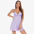 Camisón de modal lila con escote en V de encaje y tirantes finos ajustables - S / Lavanda