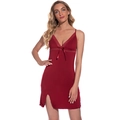 Elegante camisón de satén rojo oscuro con encaje en el cuello en V y un lazo suave - S / Granate