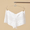 Shorty en dentelle blanche pour femme avec bordures délicates et motifs floraux - Taille unique / Blanc (NK873)