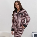 Ensemble de pyjama rose à rayures verticales pour femme avec manches longues et revers - M / Rayé Rose Vif