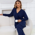 Set pigiama tre pezzi in cotone blu scuro con top a portafoglio e pantaloni abbinati - S / Blu navy