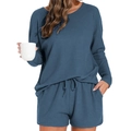 Zweiteiliges Schlafanzug-Set in Dunstblau mit Waffelstrick, Langarmshirt und Shorts - Blau