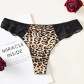 String sexy imprimé léopard pour femme avec bordure en dentelle noire et satin - M / Léopard Cercle Creux Brun Rouge (NK5065)