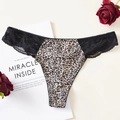 String sexy imprimé léopard avec empiècements en dentelle noire et broderie florale - M / Petit Léopard Creux Blanc Brun (NK5065)