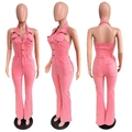 Vue en trois angles d'une combinaison en jean rose avec licou et jambes évasées - S / rose fuchsia