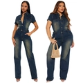 Donkerblauwe denim jumpsuit met korte mouwen, slanke taille en een retro gewassen afwerking - S / Donkerblauw