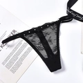 String sexy en dentelle florale noire avec strass et détails d'anneaux en métal - Style Dentelle Strass (NK1800) / Noir
