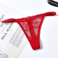 String sexy en dentelle rouge pour femme avec strass argentés et anneaux en métal - Style Dentelle Strass (NK1800) / Rouge