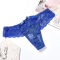 String en dentelle bleu roi avec motifs floraux et nœud en soie sur blanc - Style Dentelle Nœud (NK1801) / Bleu