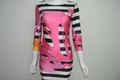 Vestito aderente a maniche lunghe con strisce bianche nere e stampa floreale astratta - S / Come mostrato